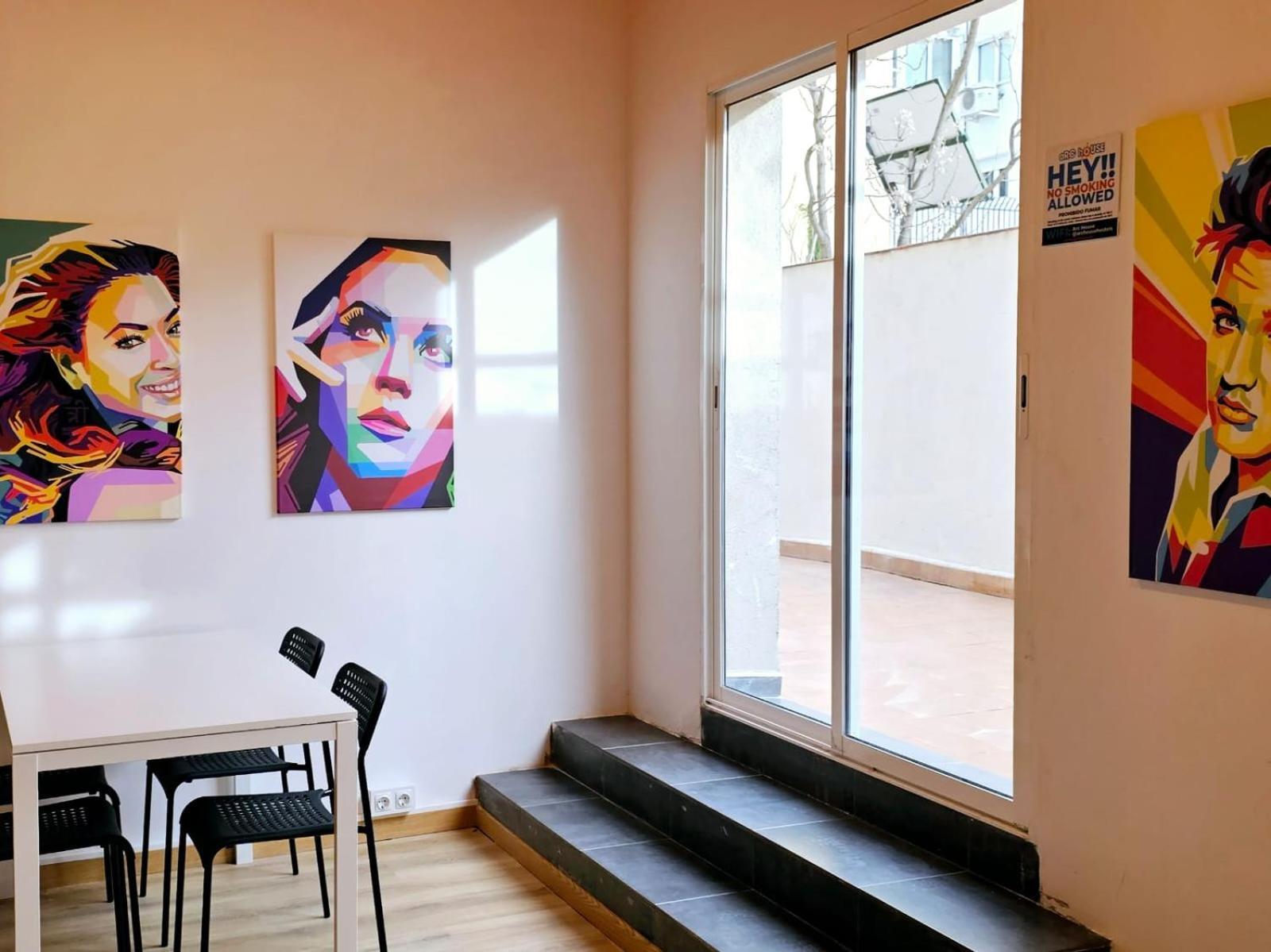 Hostel Arc House Pop Art Madrid Exterior foto